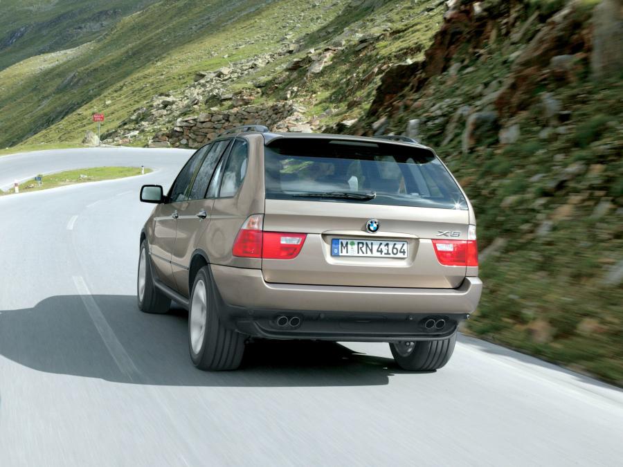  BMW X5 4.4i 2003 года  (фото 6 из 16)